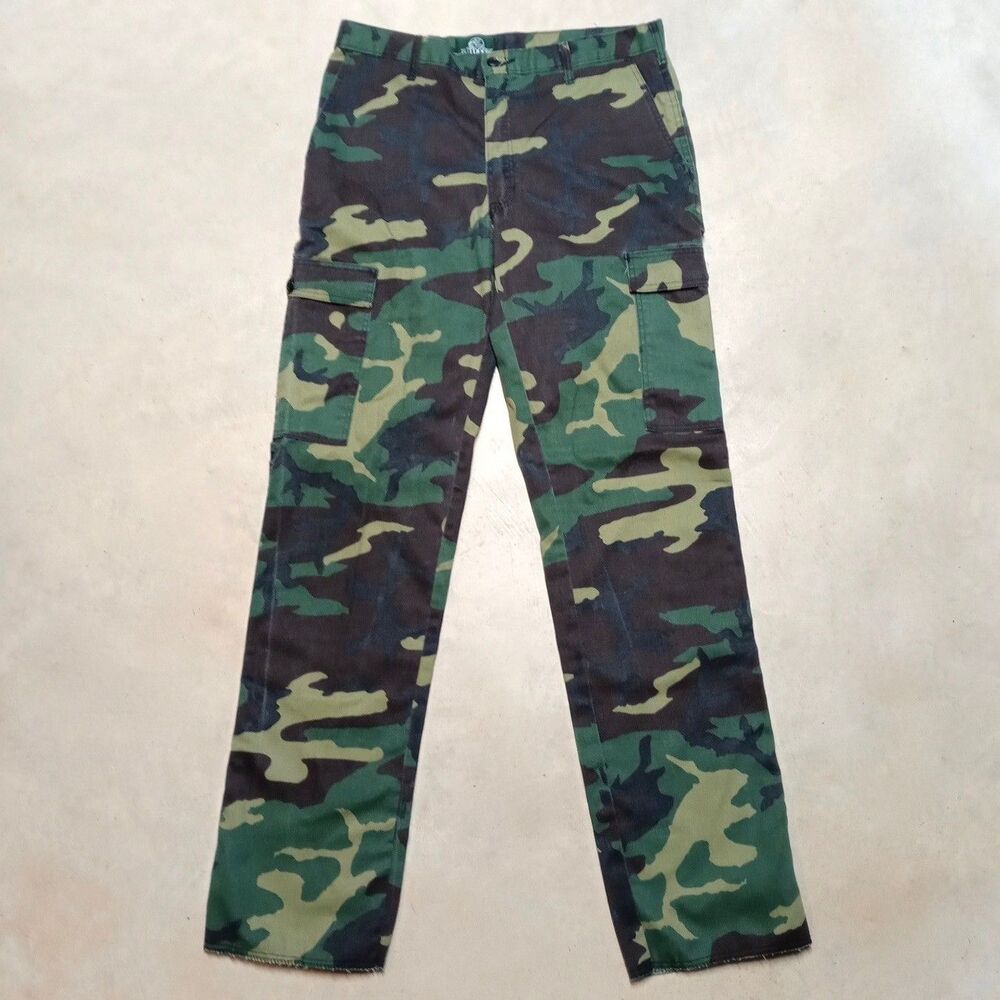 Vintage Bass Pro Shop Outdoor Made USA Camo Cargo Pants Size 36x36 Unhemmed